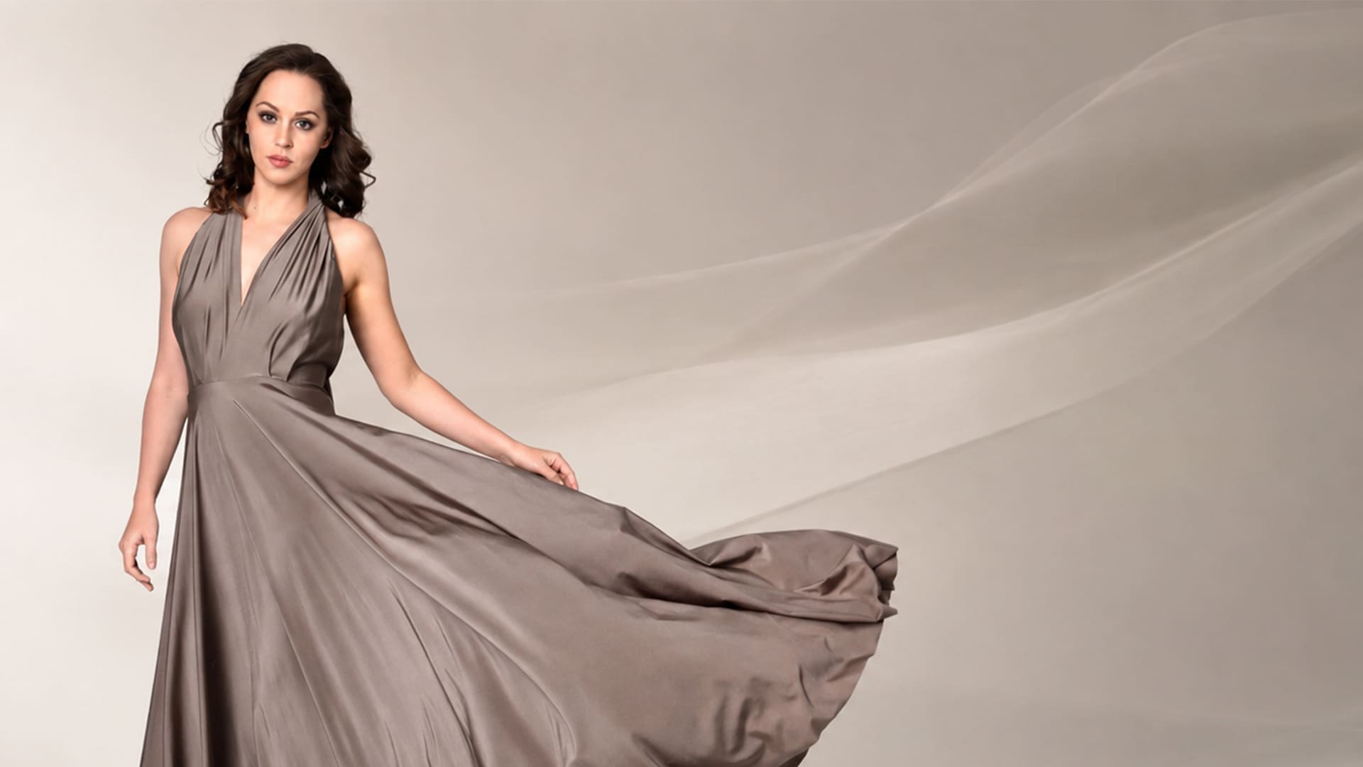 The Dress Length Dilemma: Mini, Midi, or Maxi for Your Plans?
